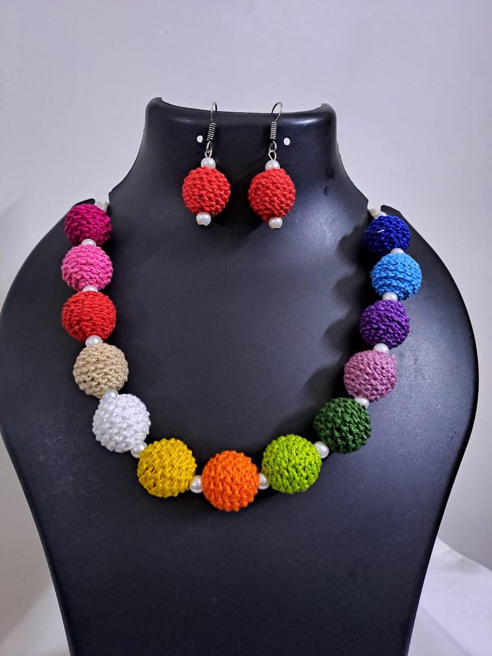 Thread beads necklace set with matching earrings