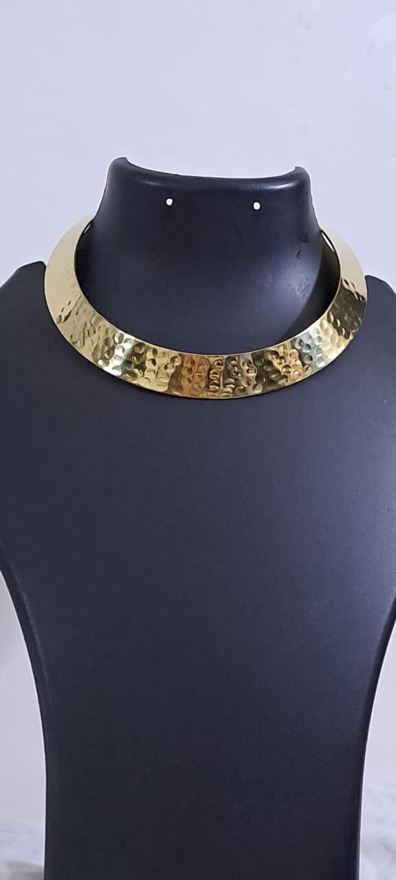 Exclusive golden neckband