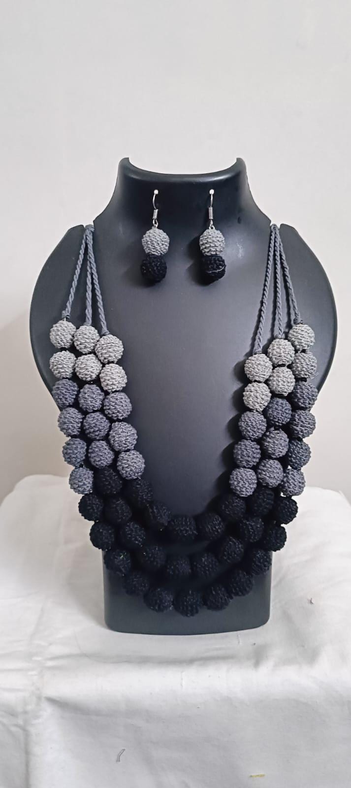 Exclusive 3 layers black thread beads necklace set with matching earrings