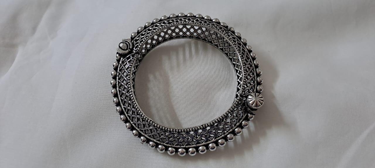Silver oxidised bracelet/kada