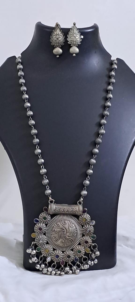 Exclusive light weight silver oxidised set.