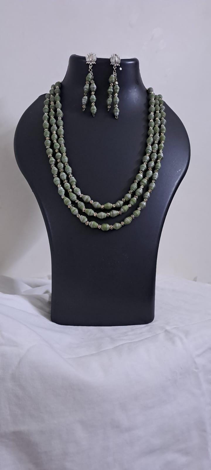 Green paper beads necklace set