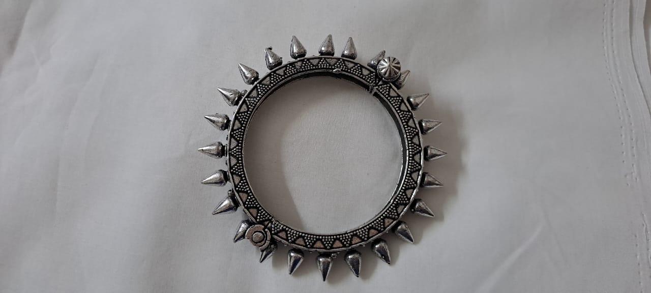 Silver oxidised bracelet/kada