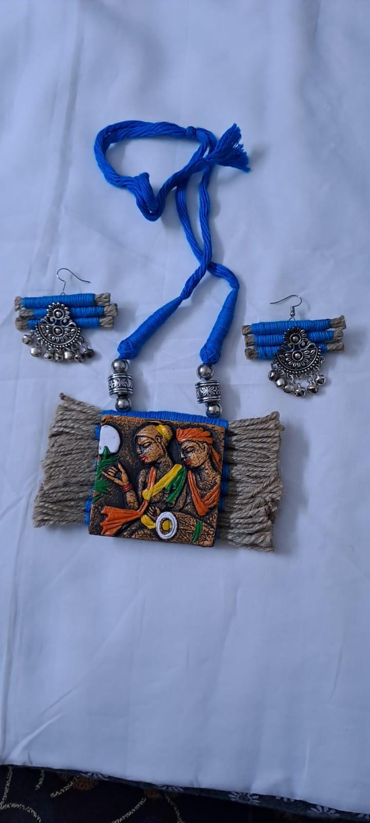 Terracotta and thread necklace