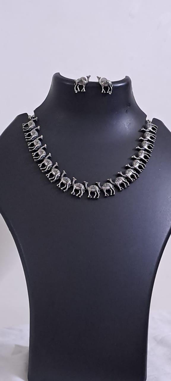 Exclusive n beautiful camel necklace n matching earrings