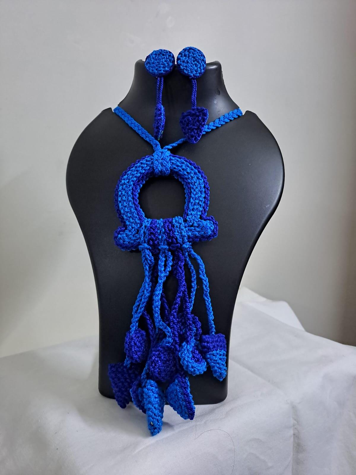 Crochet thread necklace set with fringes and matching earrings