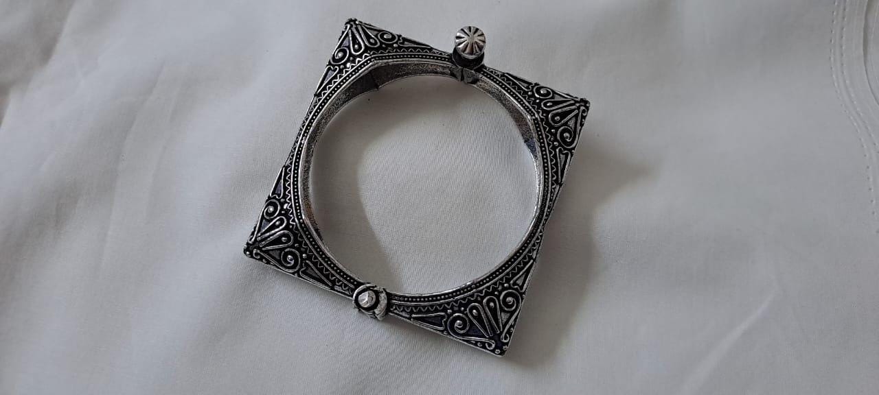 Silver oxidised bracelet/kada