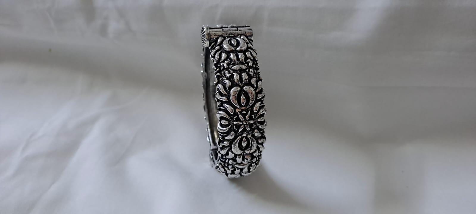 Silver oxidised bracelet/kada