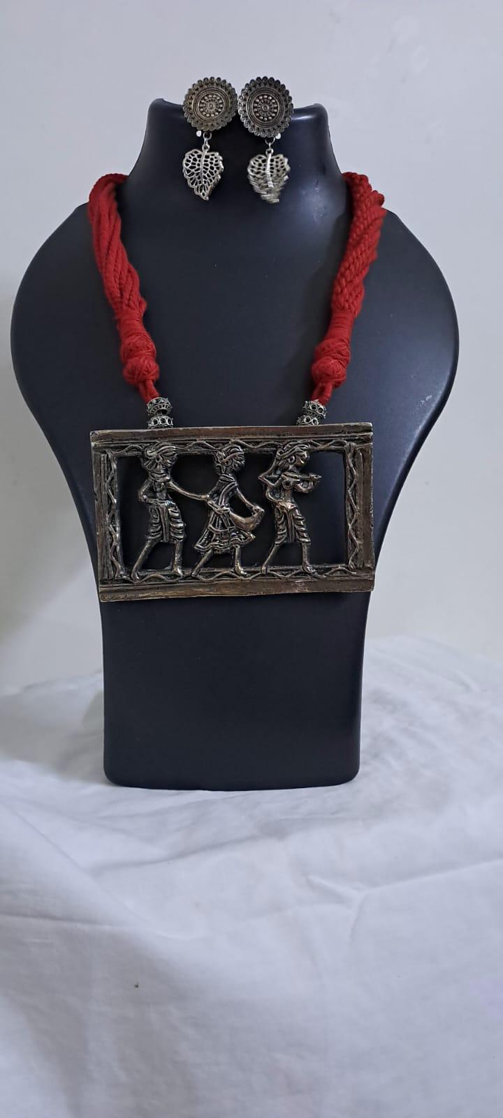 Maroon thread necklace set with dokra pendant n matching earrings