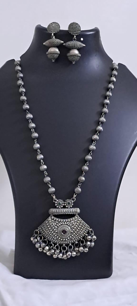 Exclusive light weight silver oxidised set.