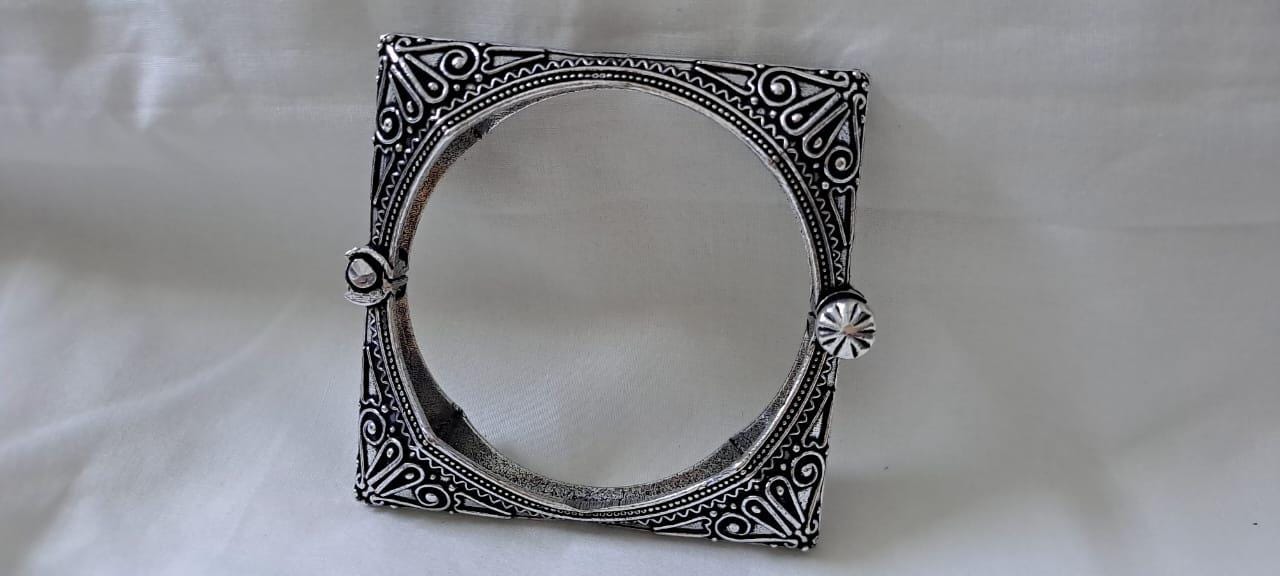 Silver oxidised bracelet/kada