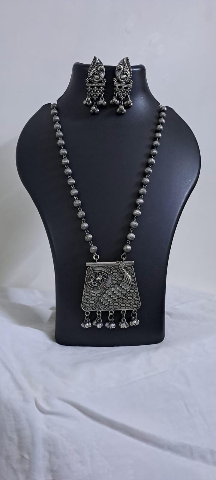 Exclusive light weight silver oxidised set.