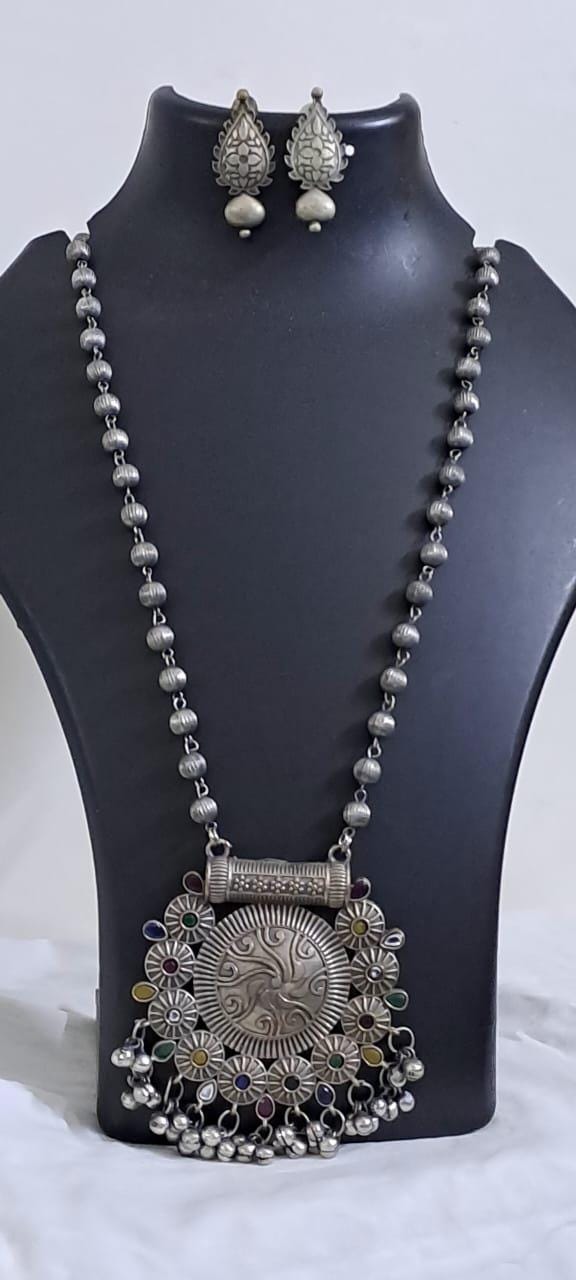 Exclusive light weight silver oxidised set.