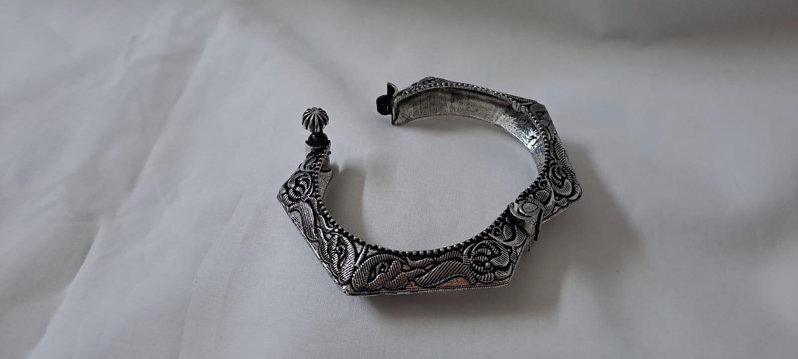 Silver oxidised bracelet/kada
