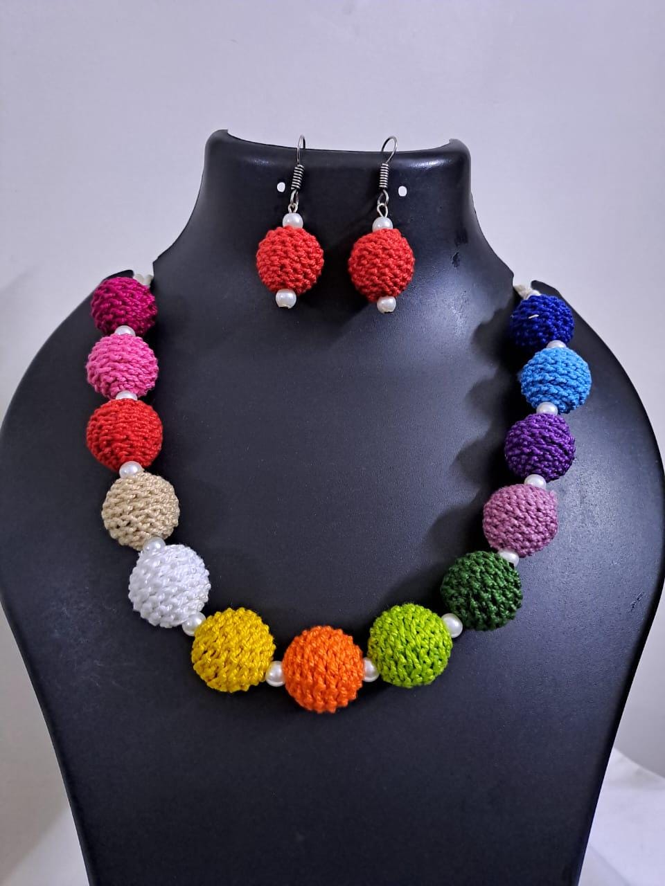 Thread beads necklace set with matching earrings