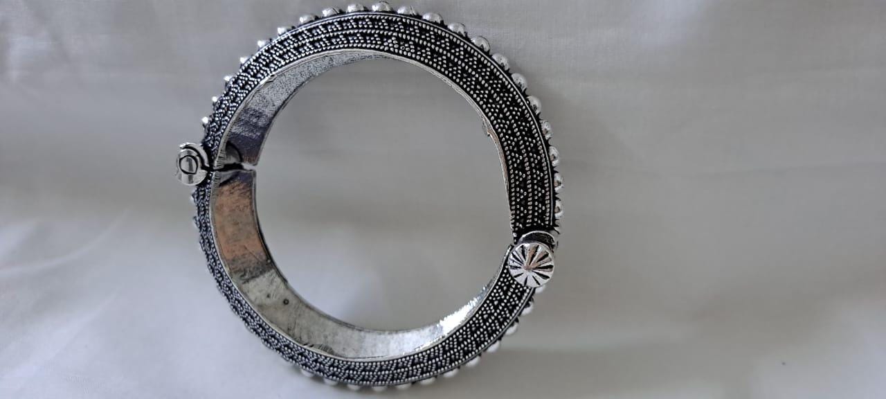 Silver oxidised bracelet/kada