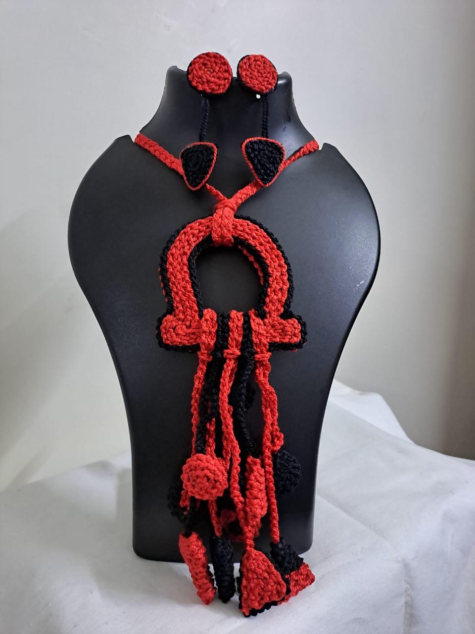 Crochet thread necklace set with fringes and matching earrings