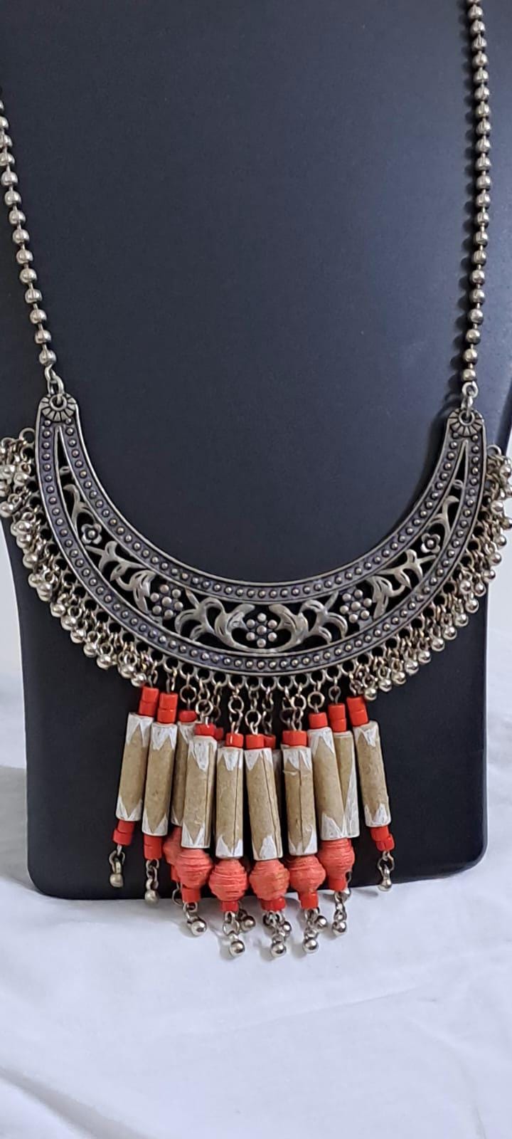 Silver oxidised pendant necklace set with paper beads fringes
