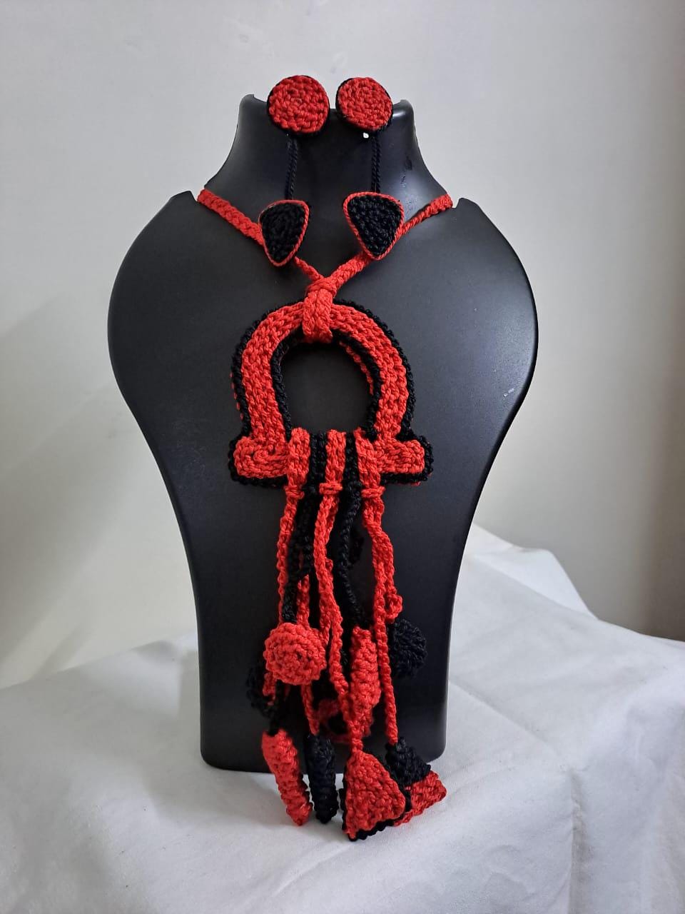 Crochet thread necklace set with fringes and matching earrings