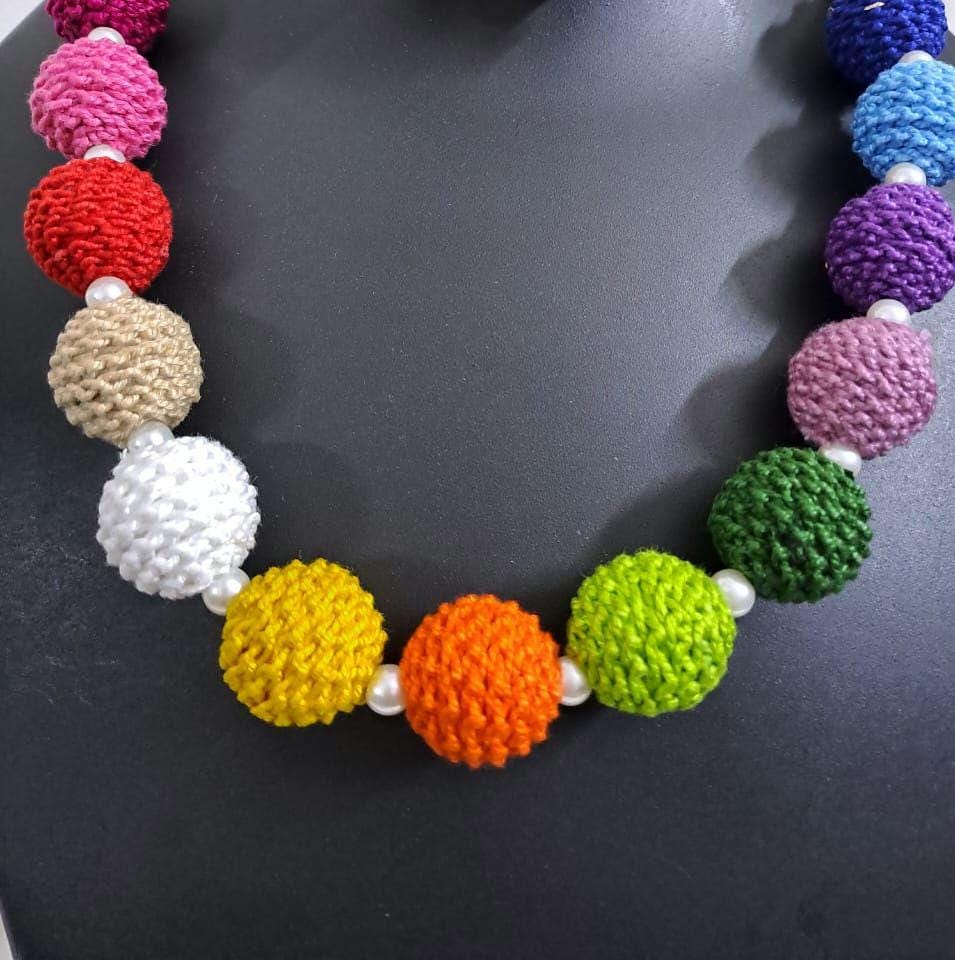 Thread beads necklace set with matching earrings