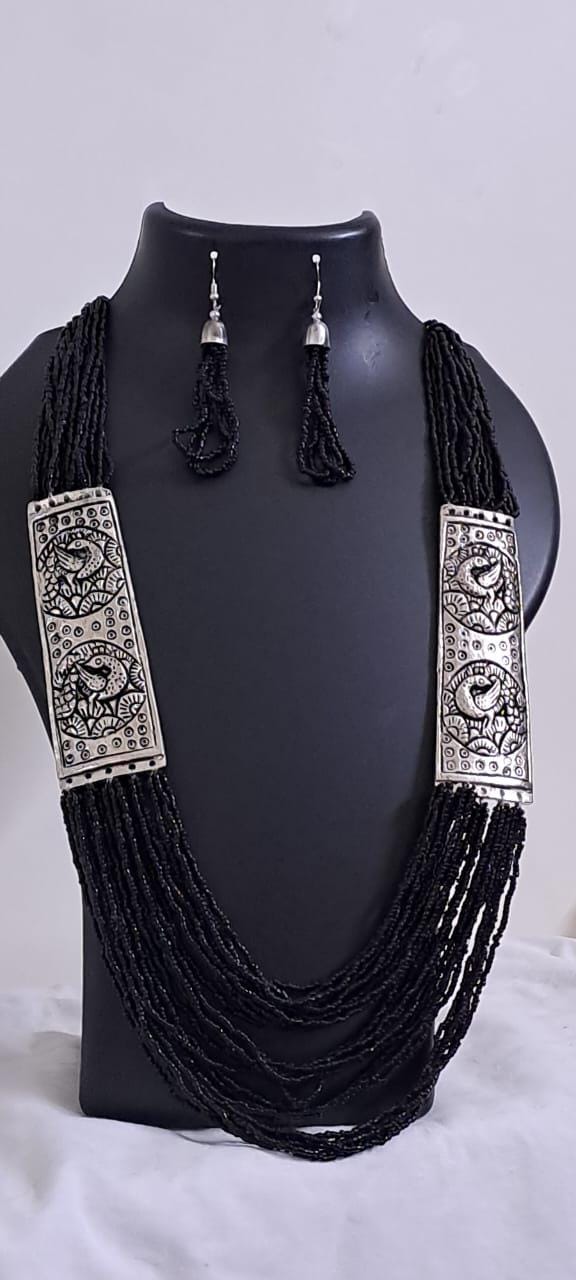 Exclusive silver oxidised set with layers of black seed beads n matching earrings