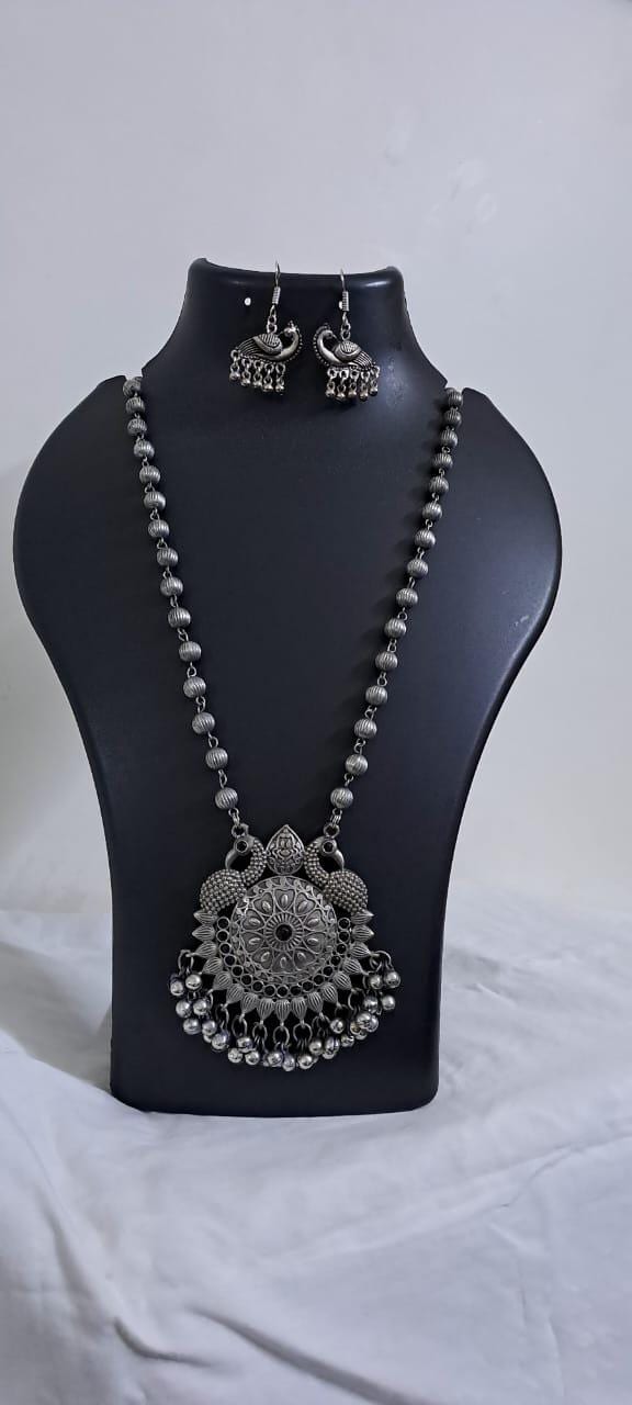 Exclusive light weight silver oxidised set.