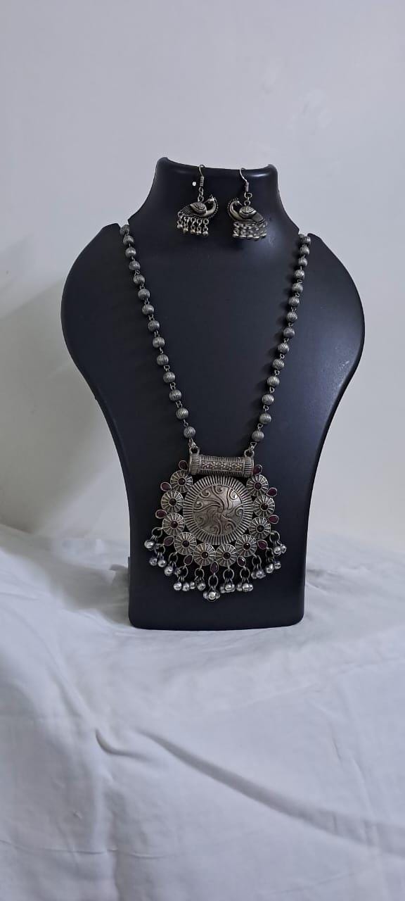 Exclusive light weight silver oxidised set.