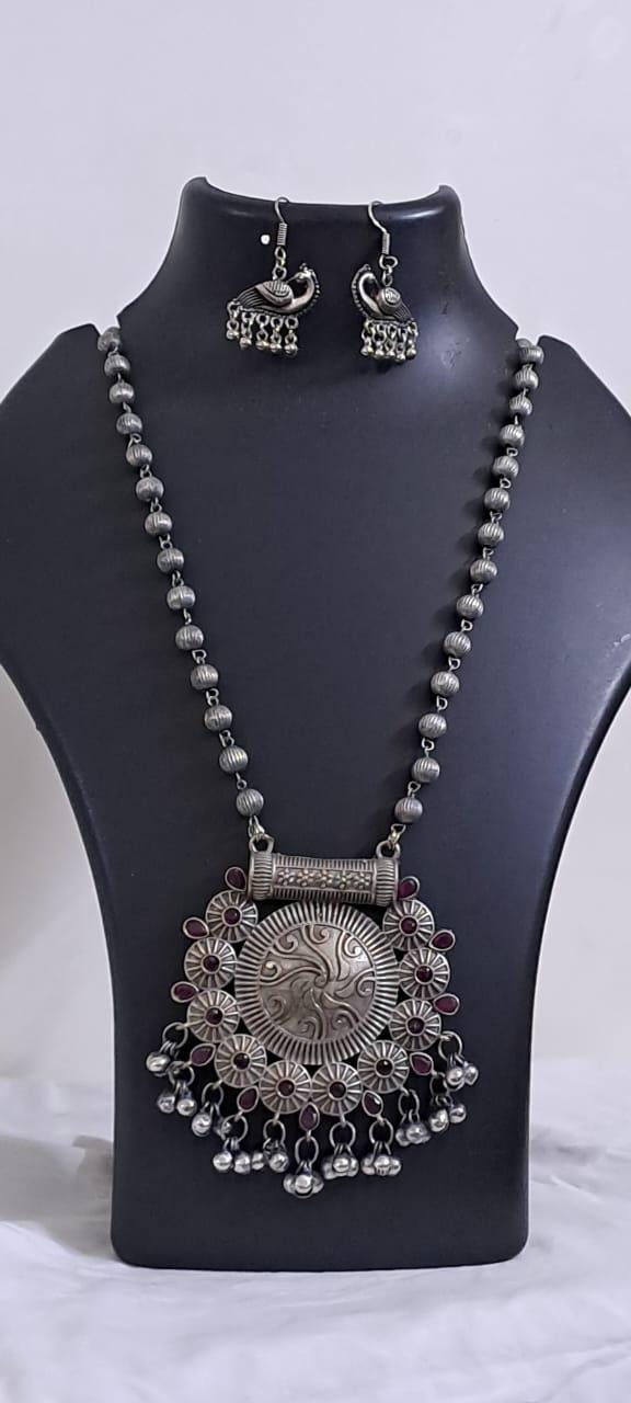Exclusive light weight silver oxidised set.