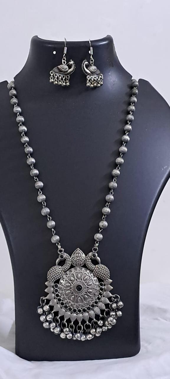 Exclusive light weight silver oxidised set.