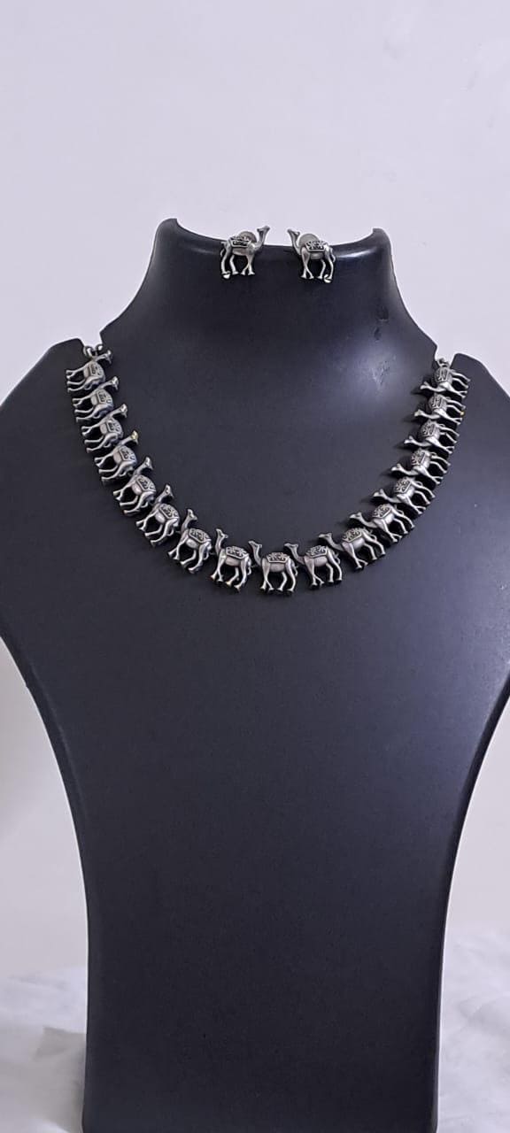 Exclusive n beautiful camel necklace n matching earrings