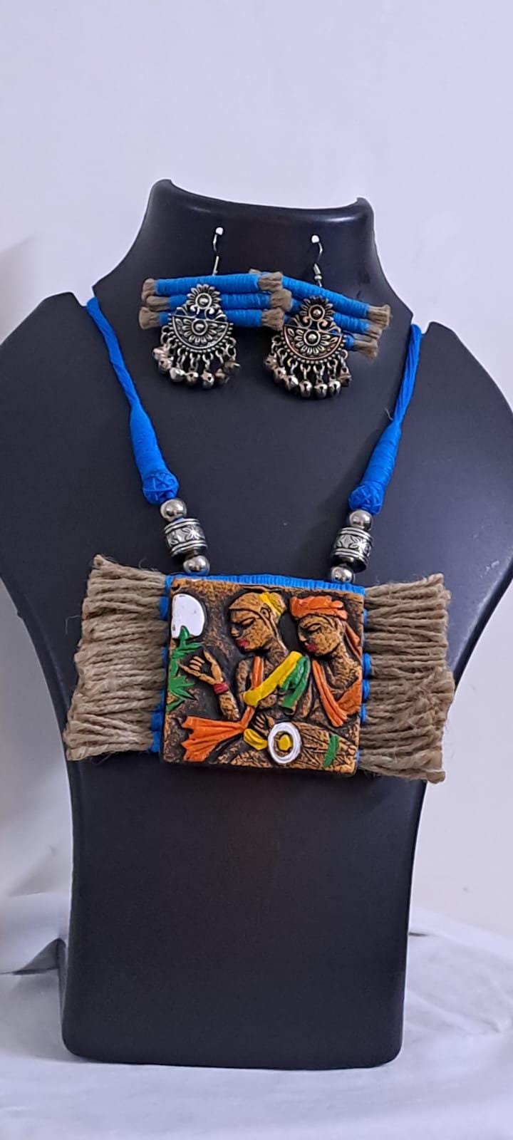 Terracotta and thread necklace
