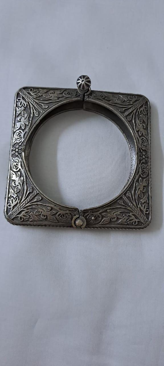 Exclusive silver oxidised hasuli set with matching earrings n bracelet