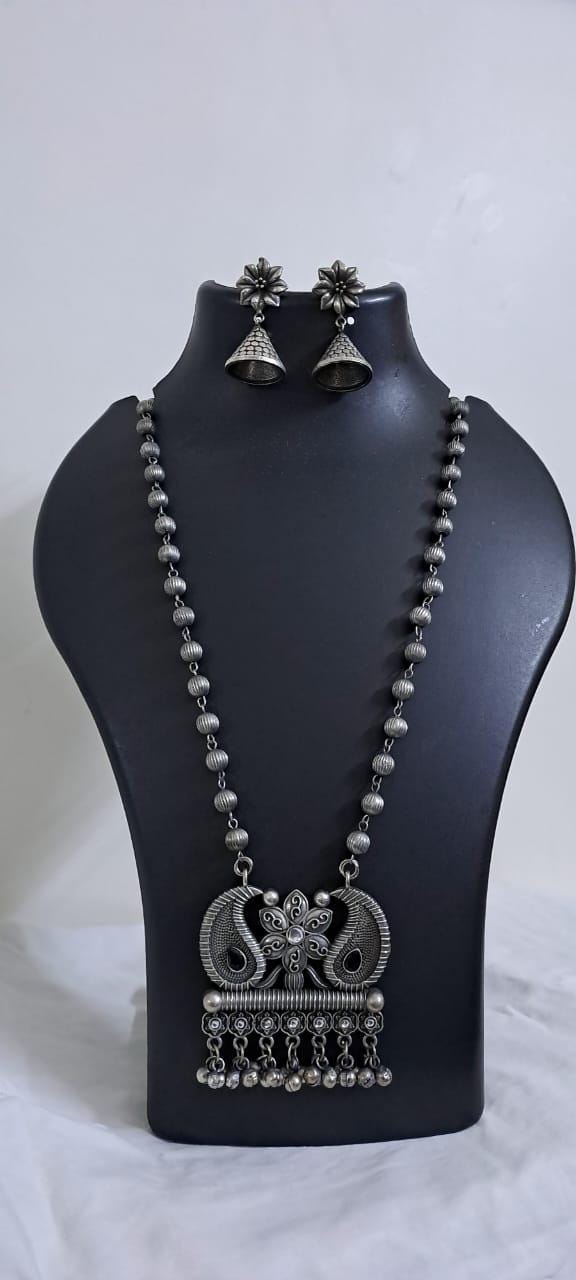 Exclusive light weight silver oxidised set.