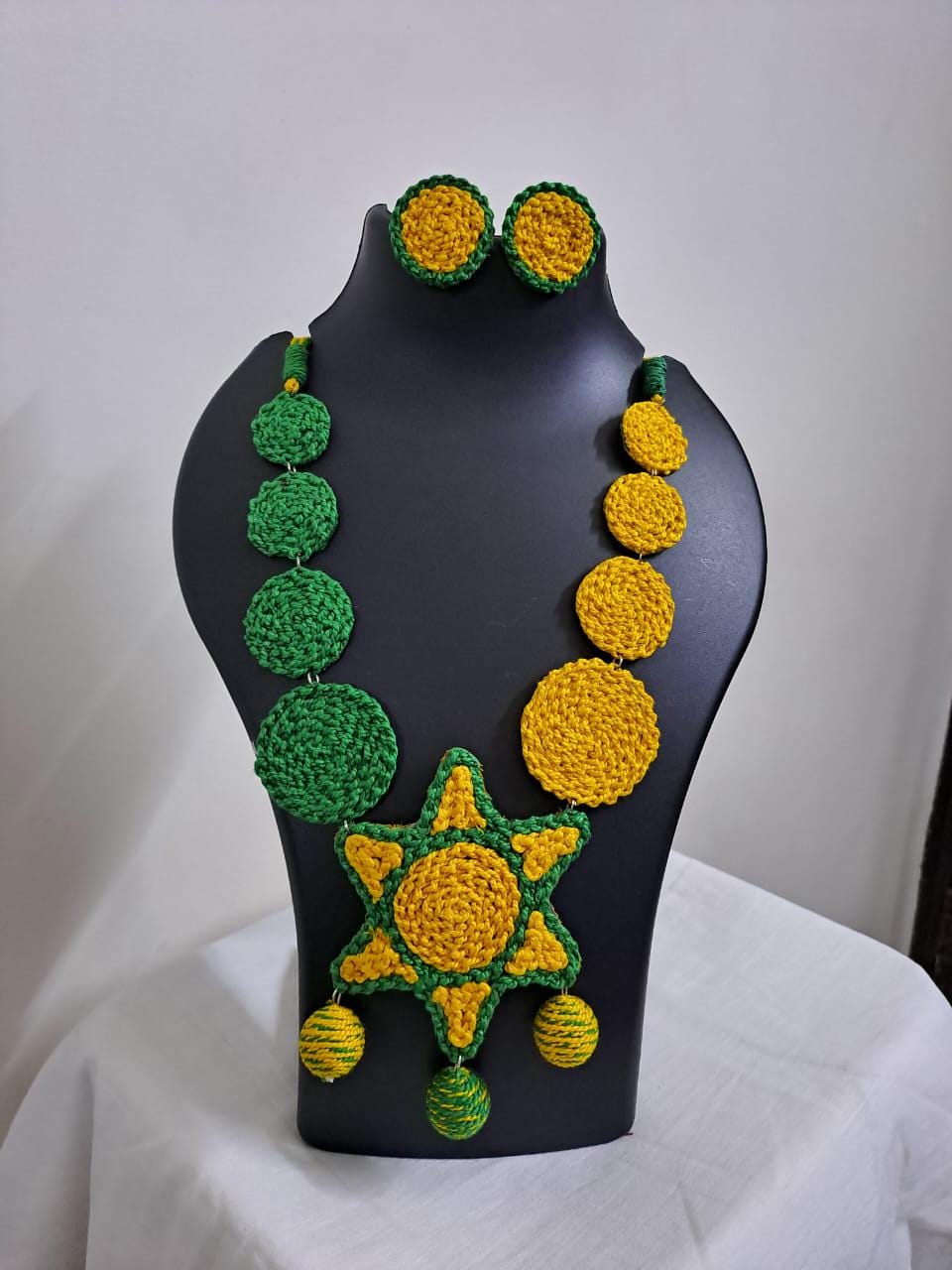 Handmade crochet jewellery set with matching earrings