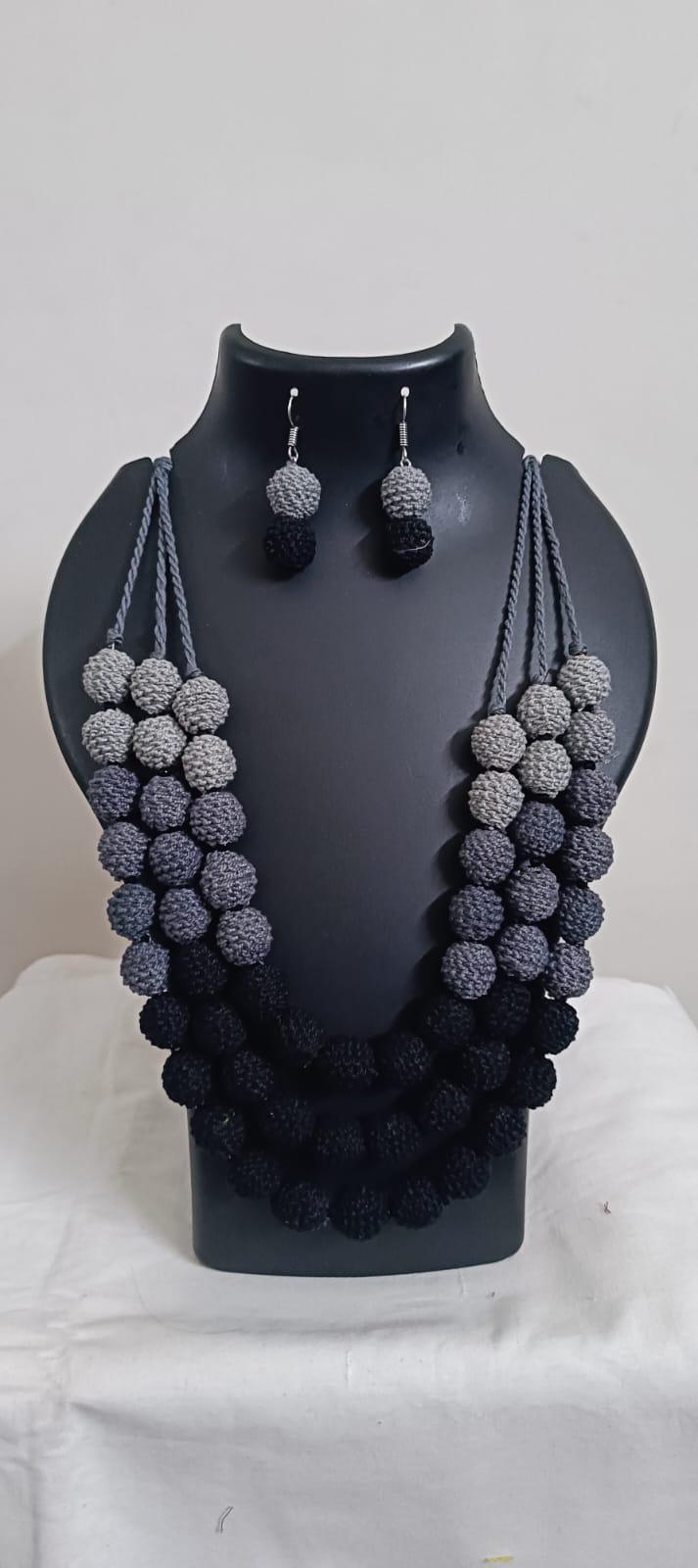 Exclusive 3 layers black thread beads necklace set with matching earrings