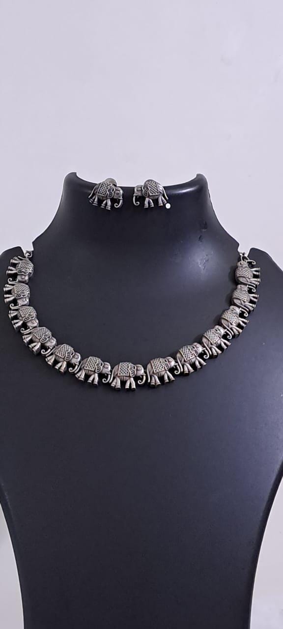 Exclusive n beautiful elephant necklace n matching earrings