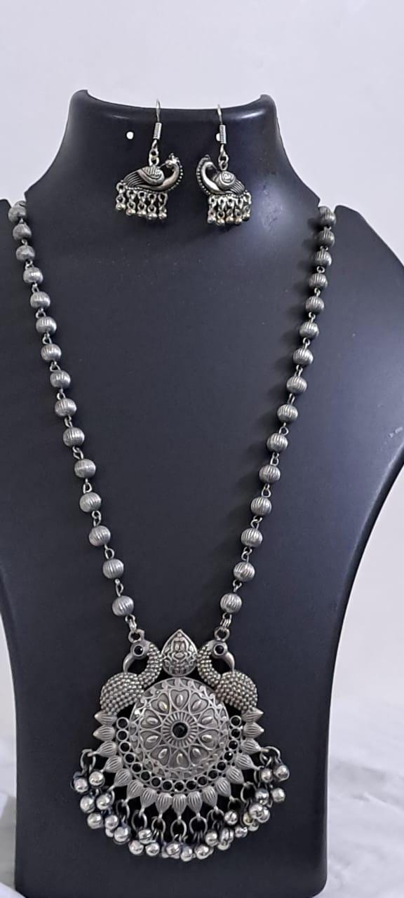 Exclusive light weight silver oxidised set.
