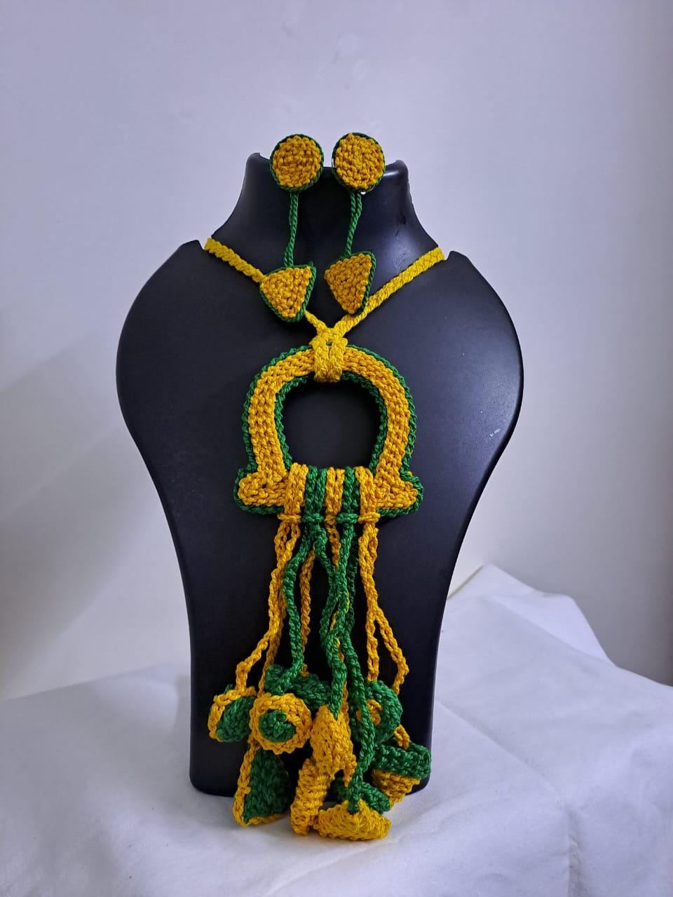 Crochet thread necklace set with fringes and matching earrings
