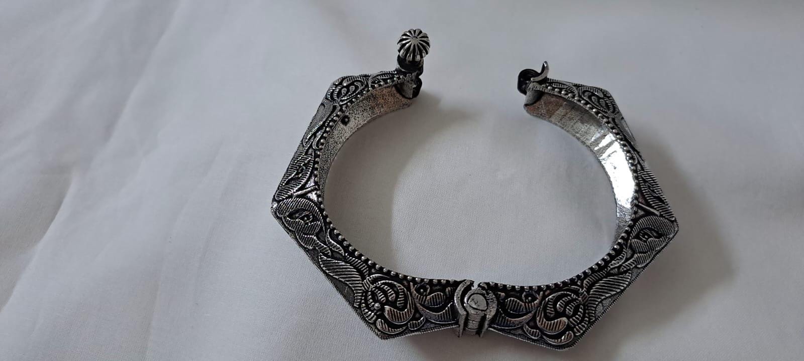 Silver oxidised bracelet/kada