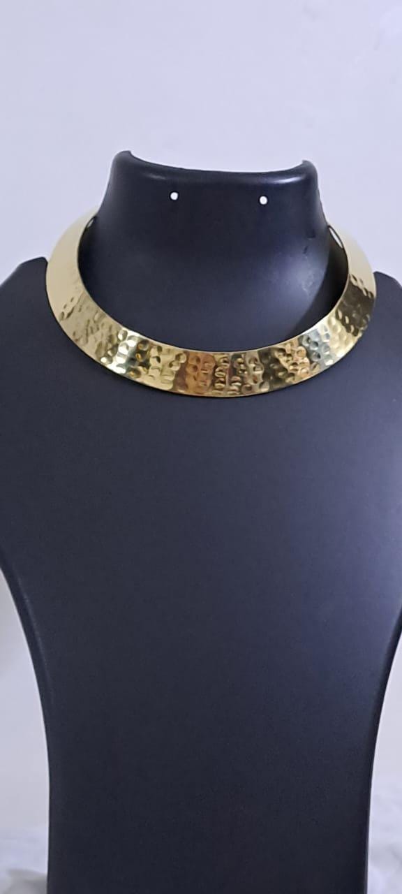 Exclusive golden neckband