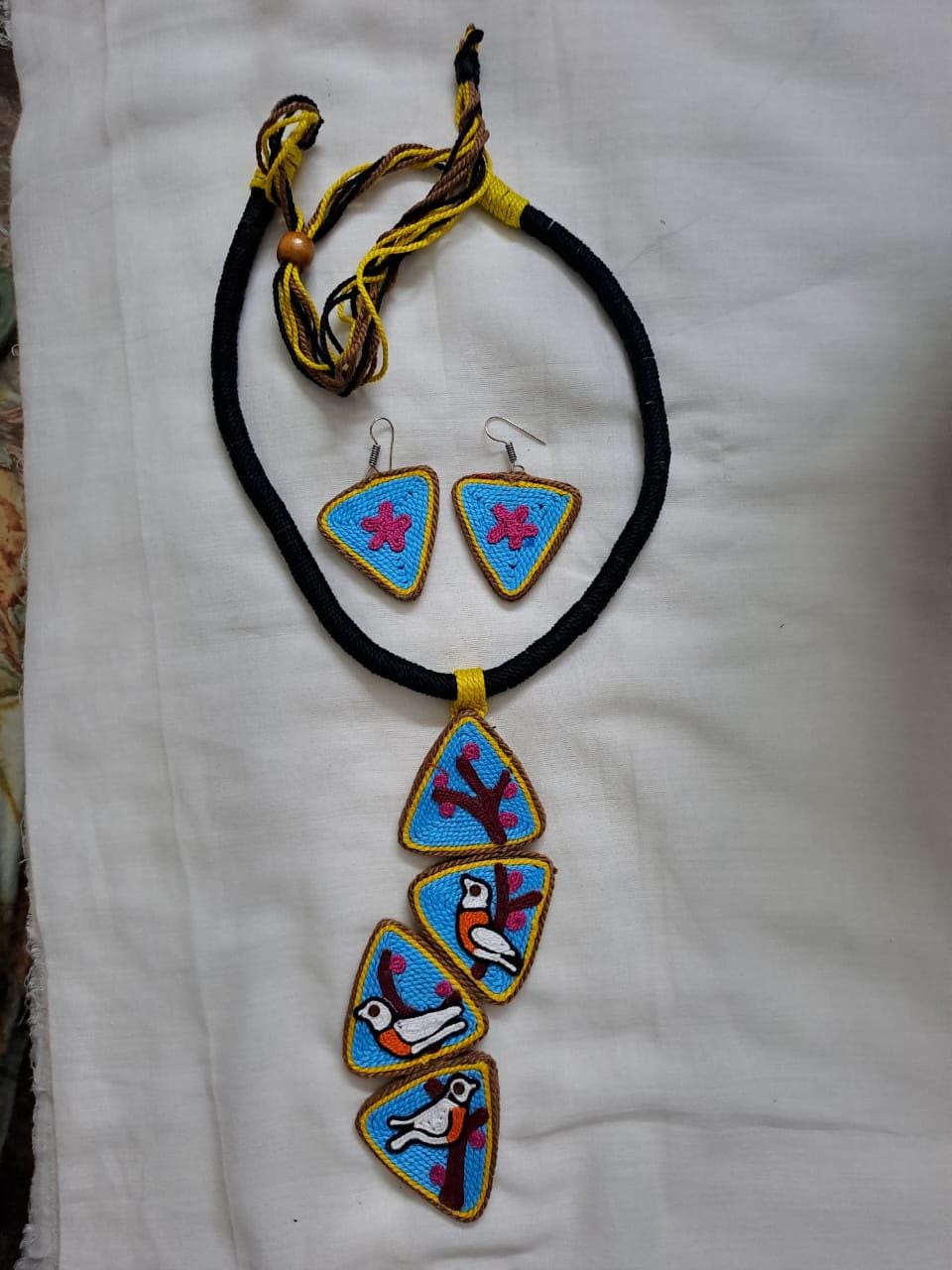 Thread necklace set with four steps bird pendant n matching earrings