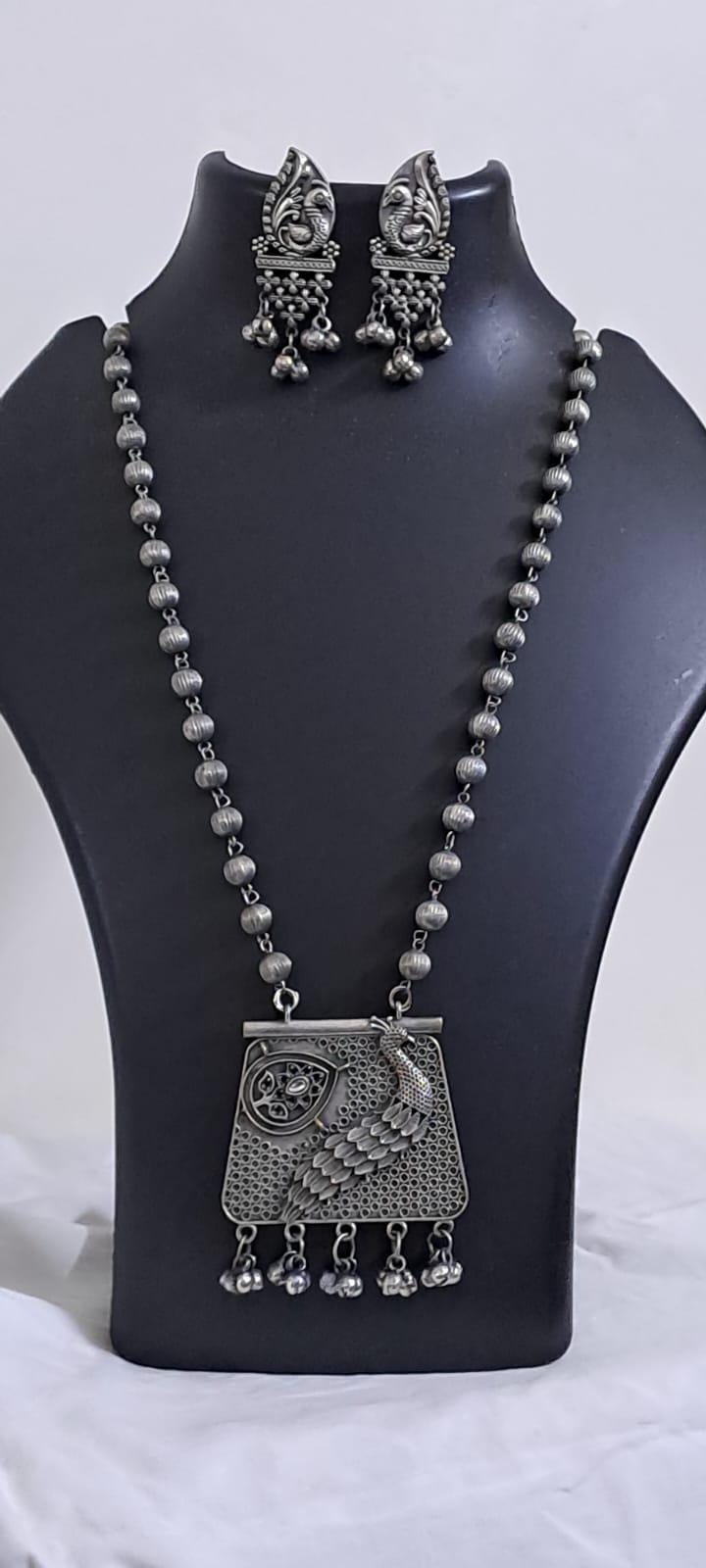 Exclusive light weight silver oxidised set.