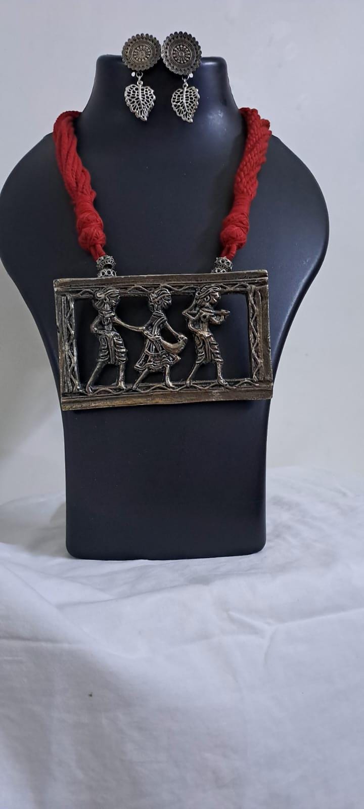 Maroon thread necklace set with dokra pendant n matching earrings