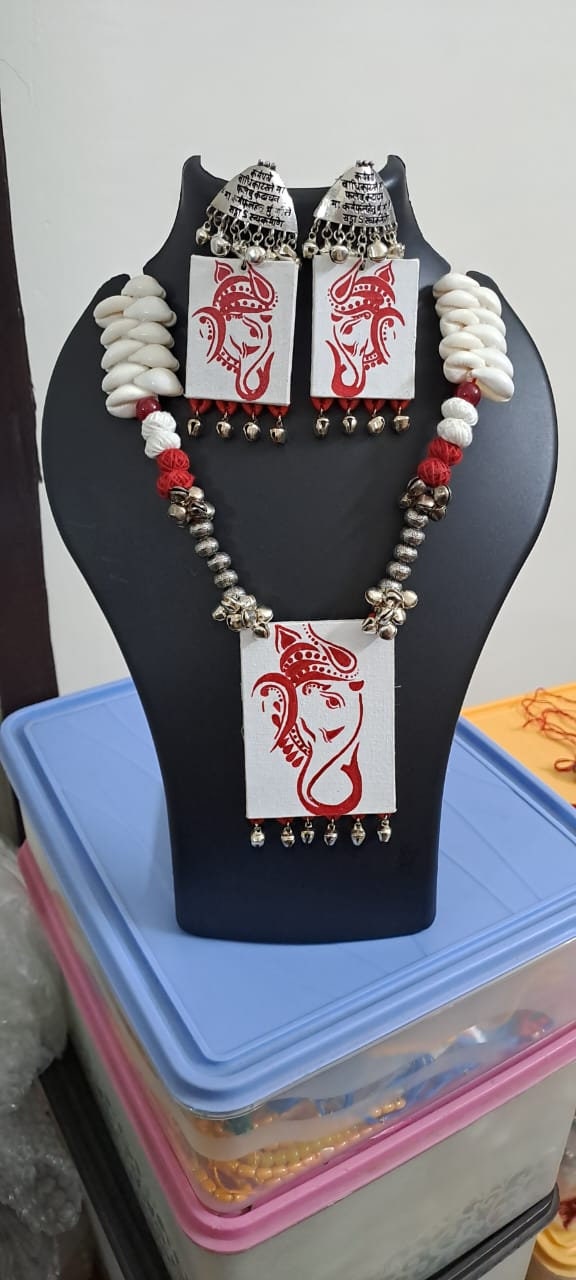 Hand painted Ganesha Jewellery Set