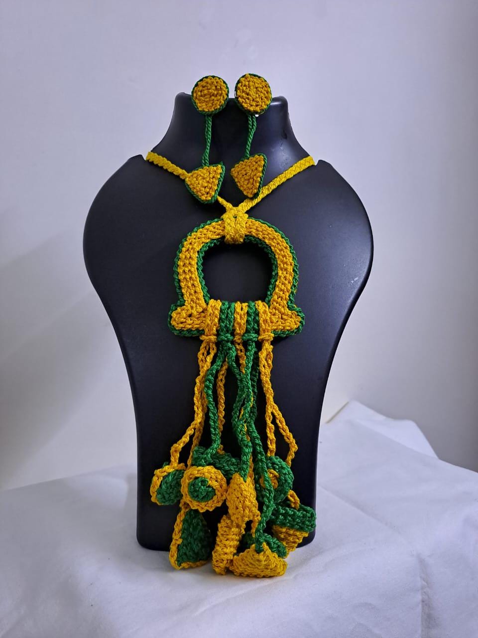 Crochet thread necklace set with fringes and matching earrings