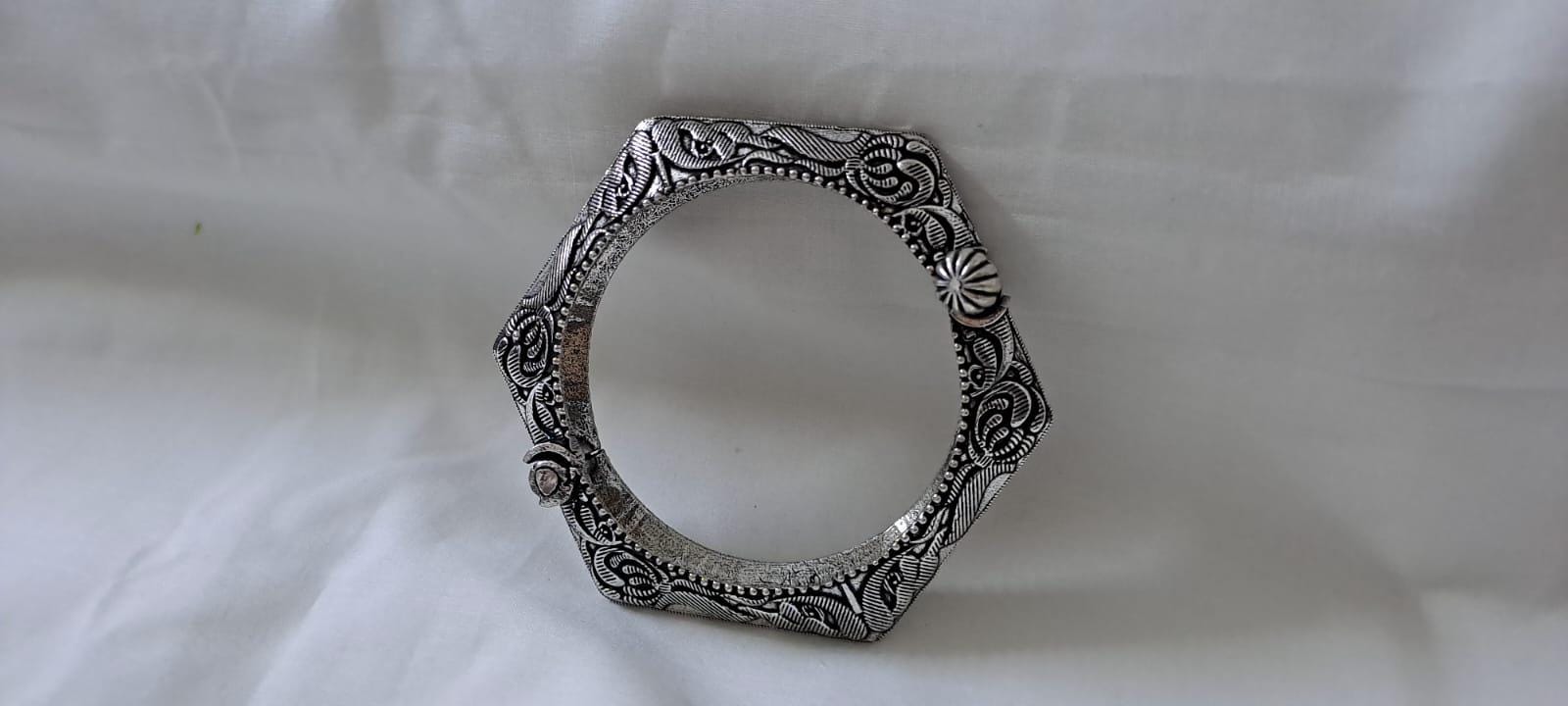 Silver oxidised bracelet/kada