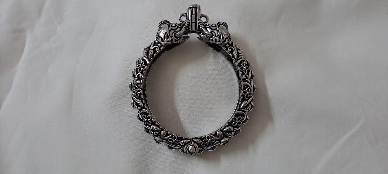 Silver oxidised bracelet/kada