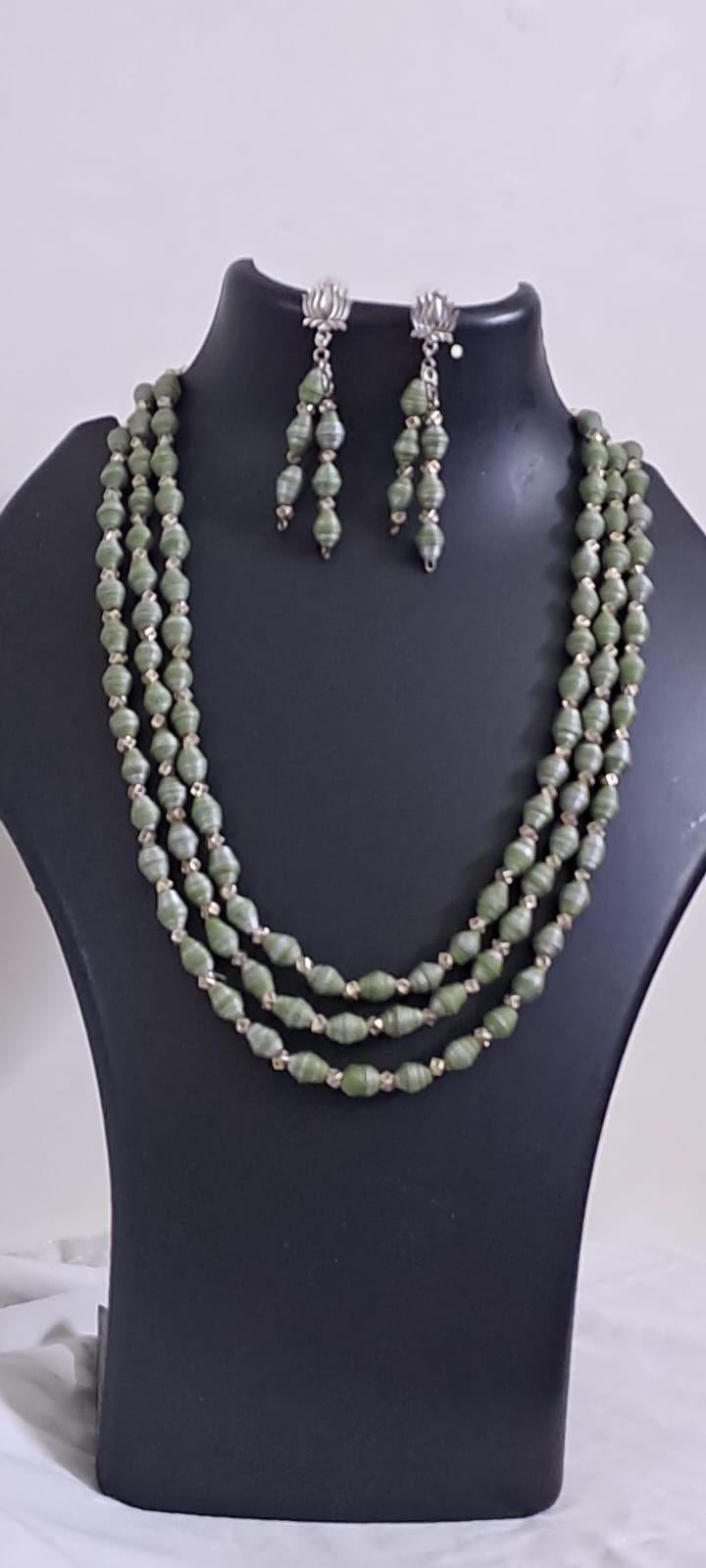 Green paper beads necklace set