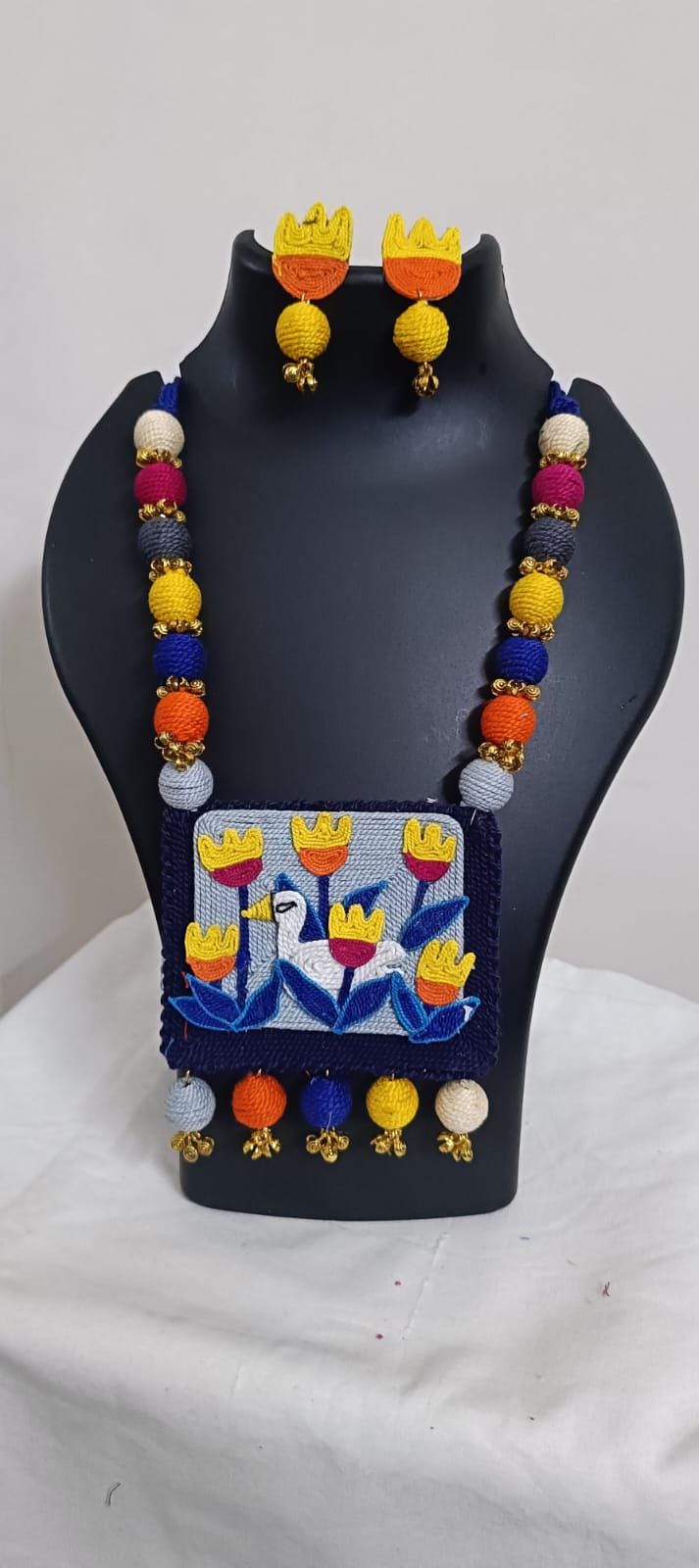 Exclusive thread necklace with duck pendant n matching earrings