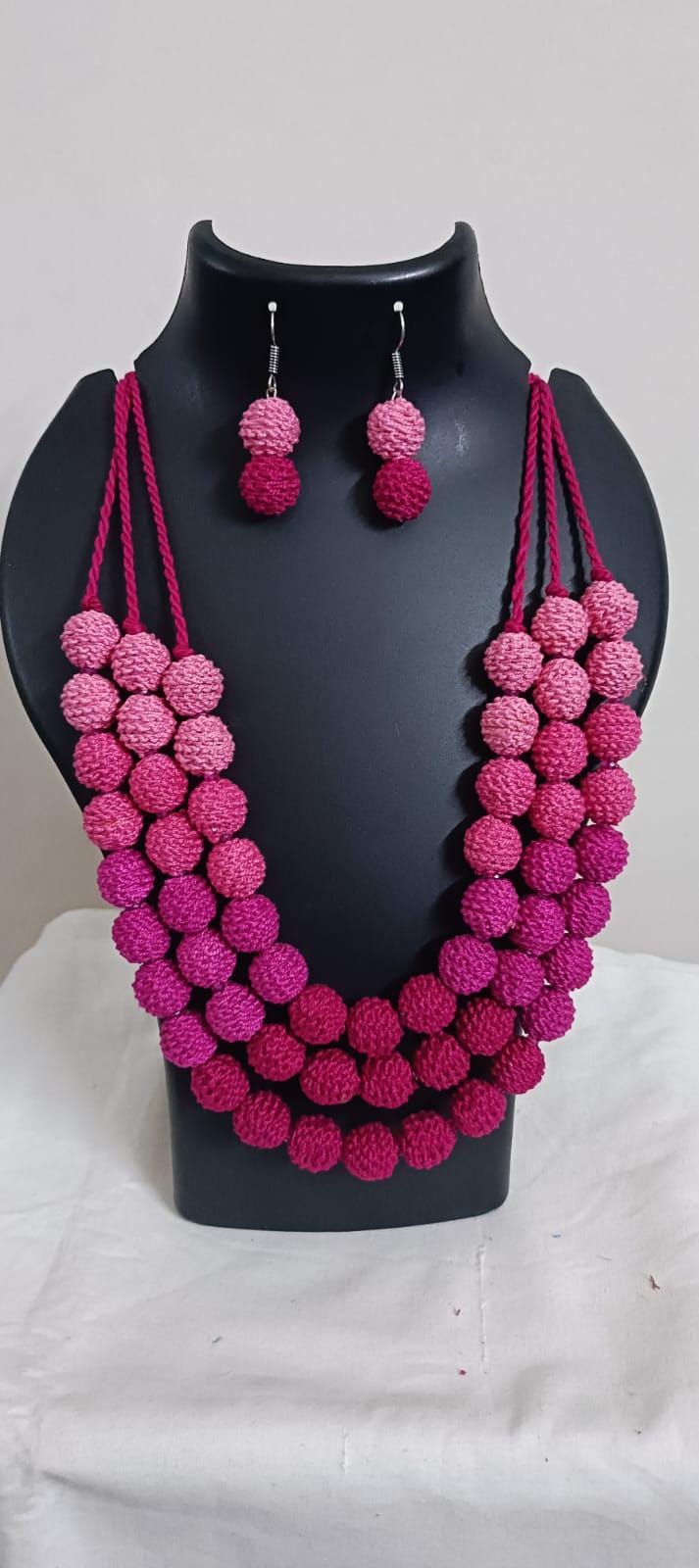 Exclusive 3 layered pink thread beads necklace set with matching earrings